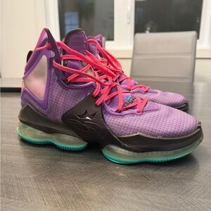 Stylish Purple and Teal Men's Athletic Shoes